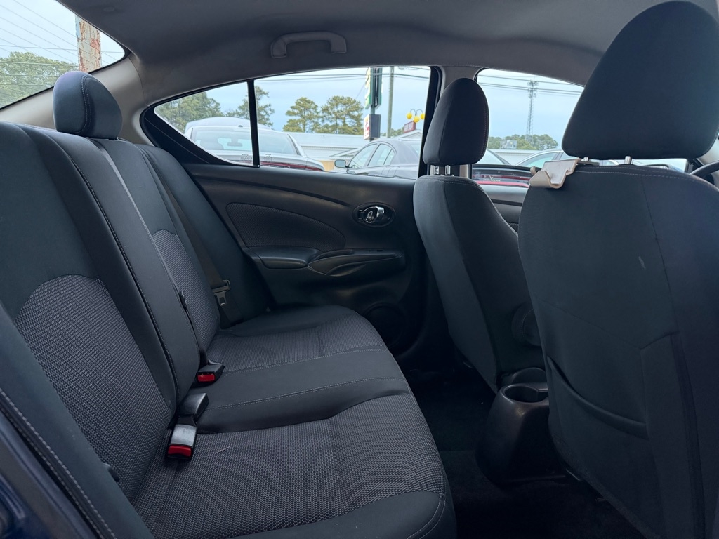 Nissan Versa  2019