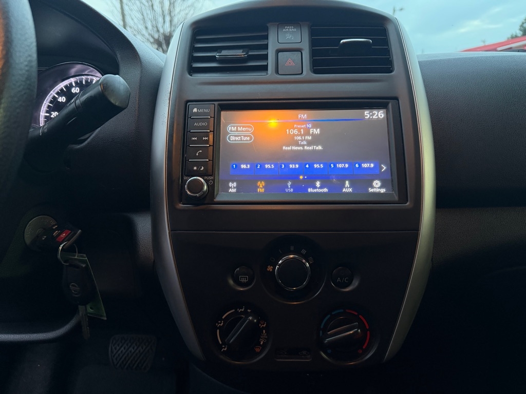 Nissan Versa  2019