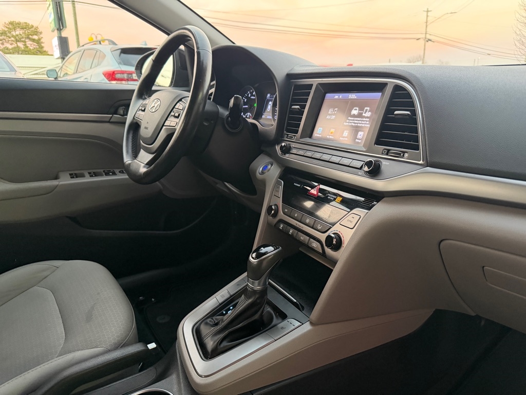 Hyundai Elantra  2017