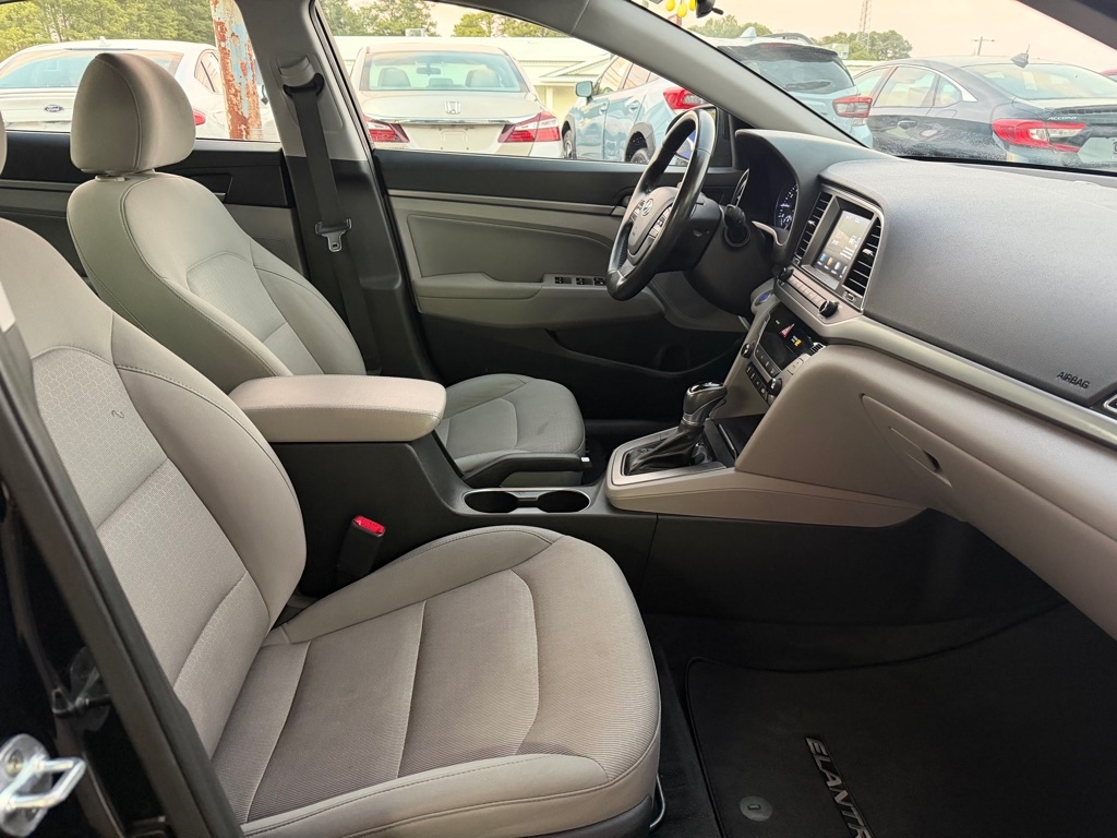 Hyundai Elantra  2017