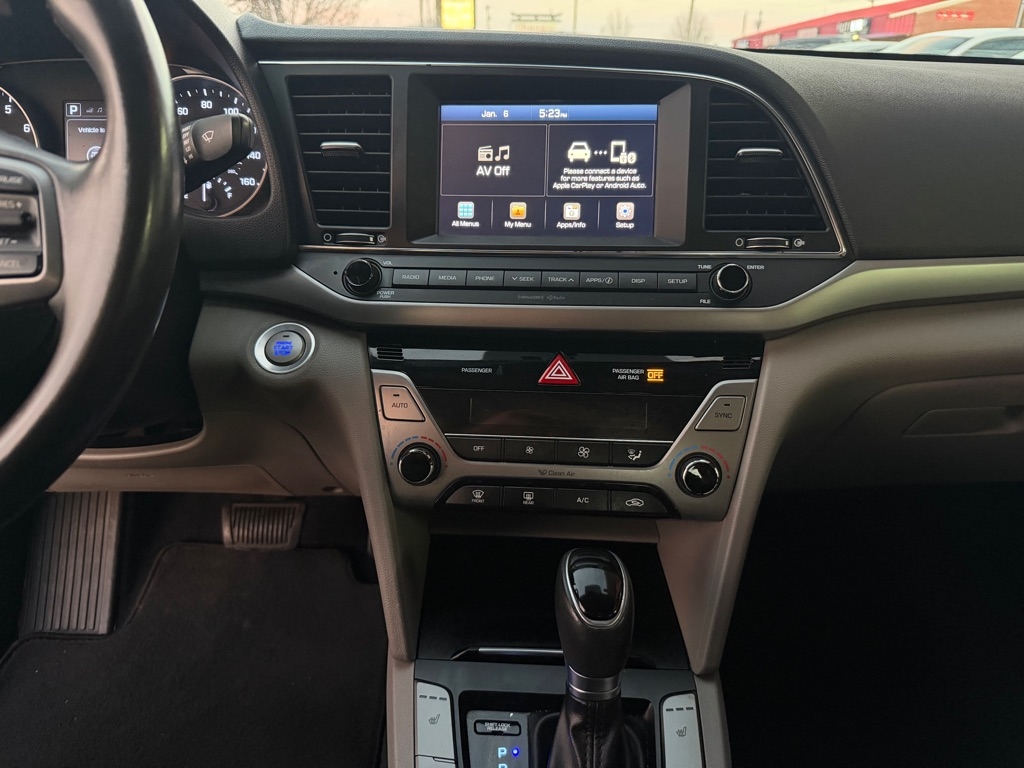 Hyundai Elantra  2017