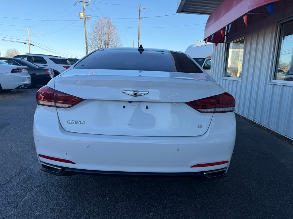 Hyundai Genesis  2015