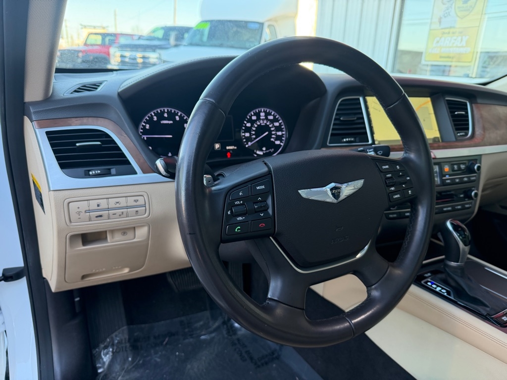 Hyundai Genesis  2015