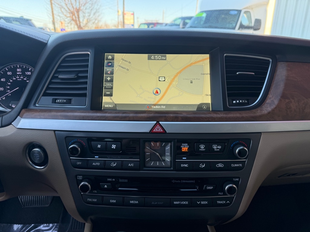 Hyundai Genesis  2015