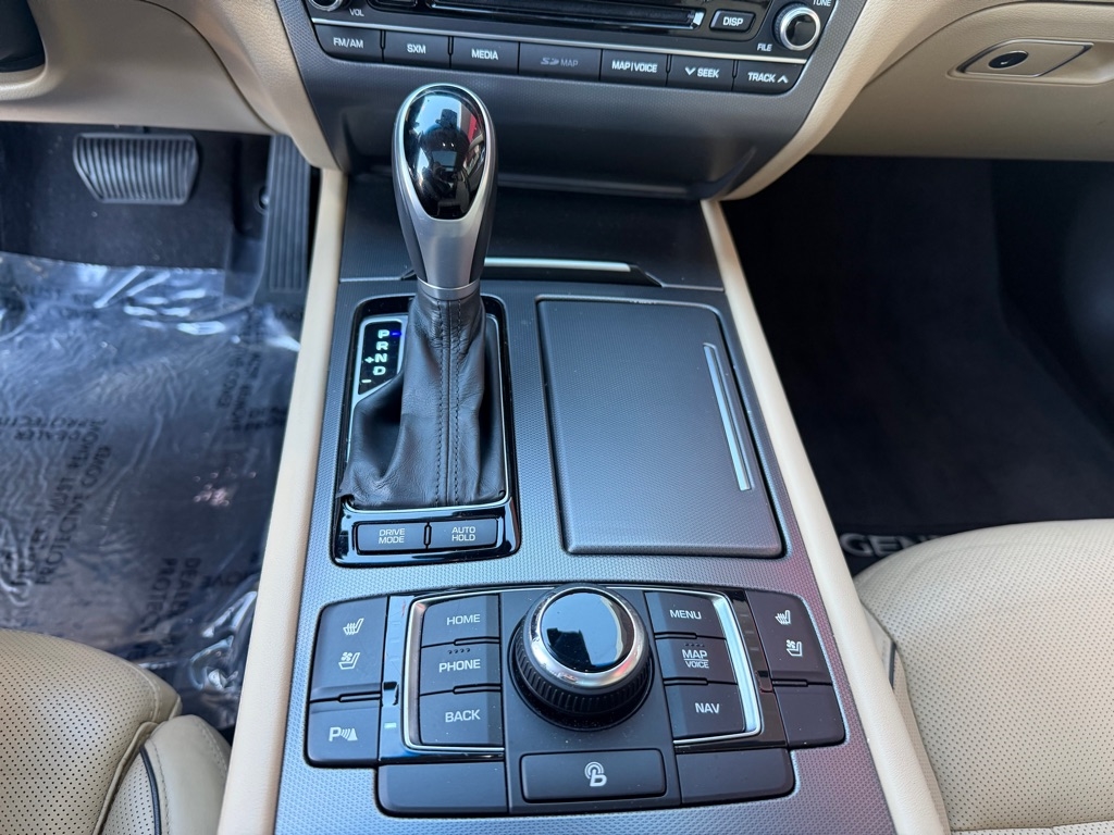 Hyundai Genesis  2015