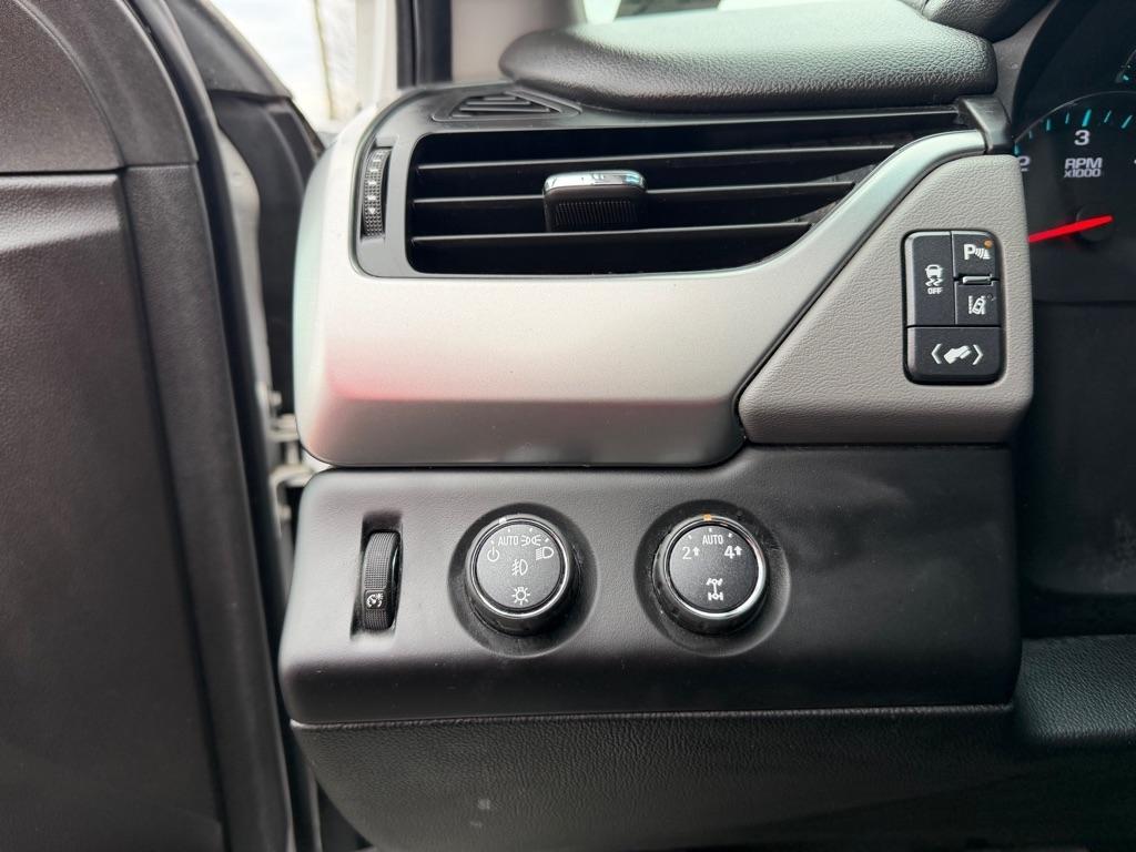 Chevrolet Suburban  2015