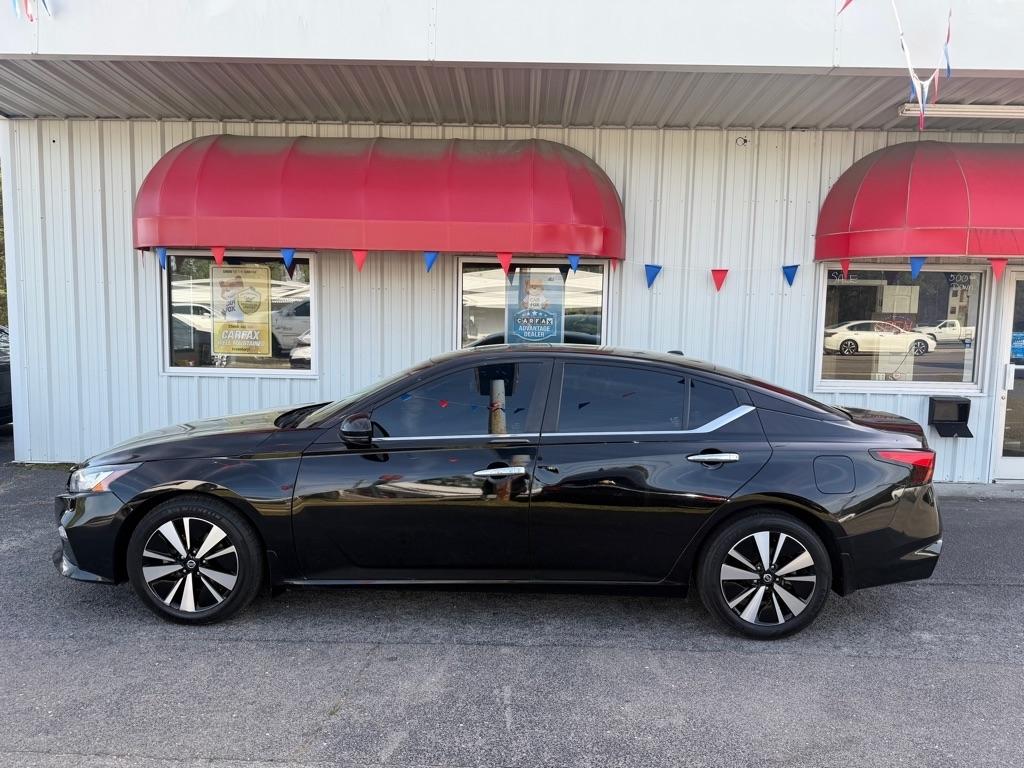 Nissan Altima  2021