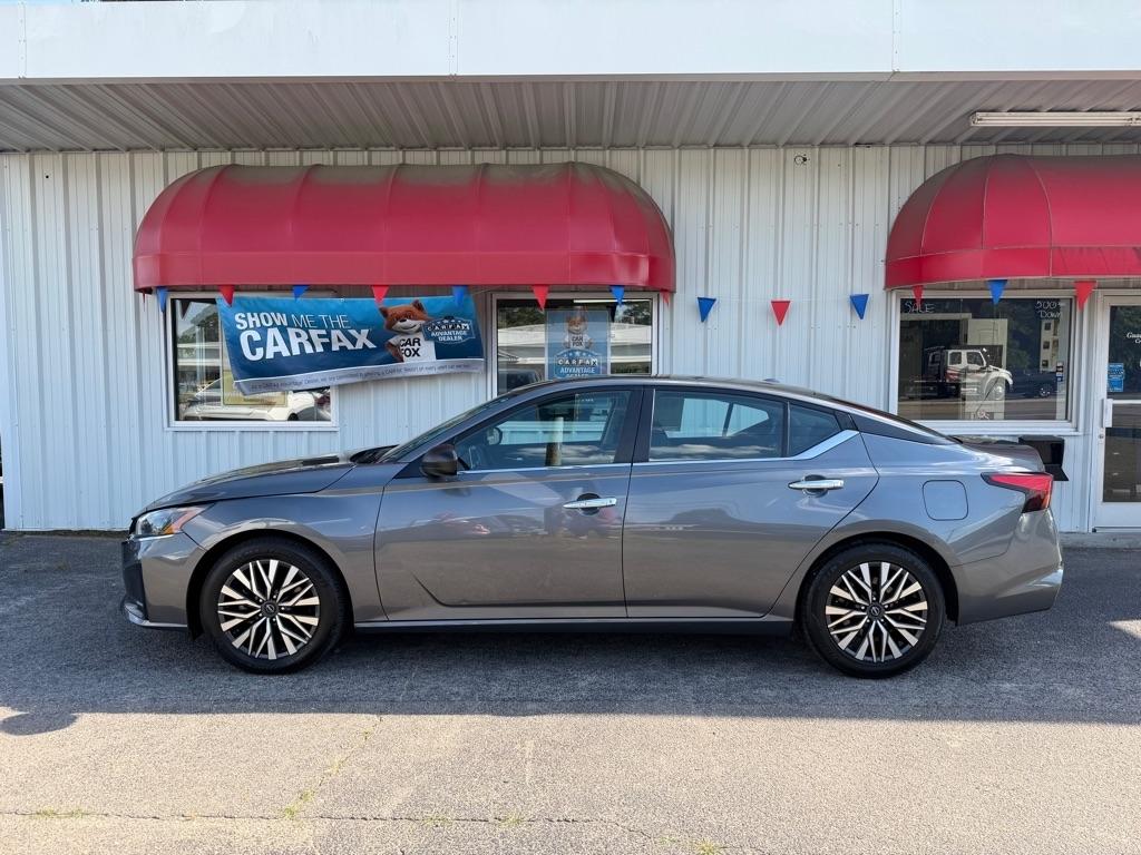 Nissan Altima  2024