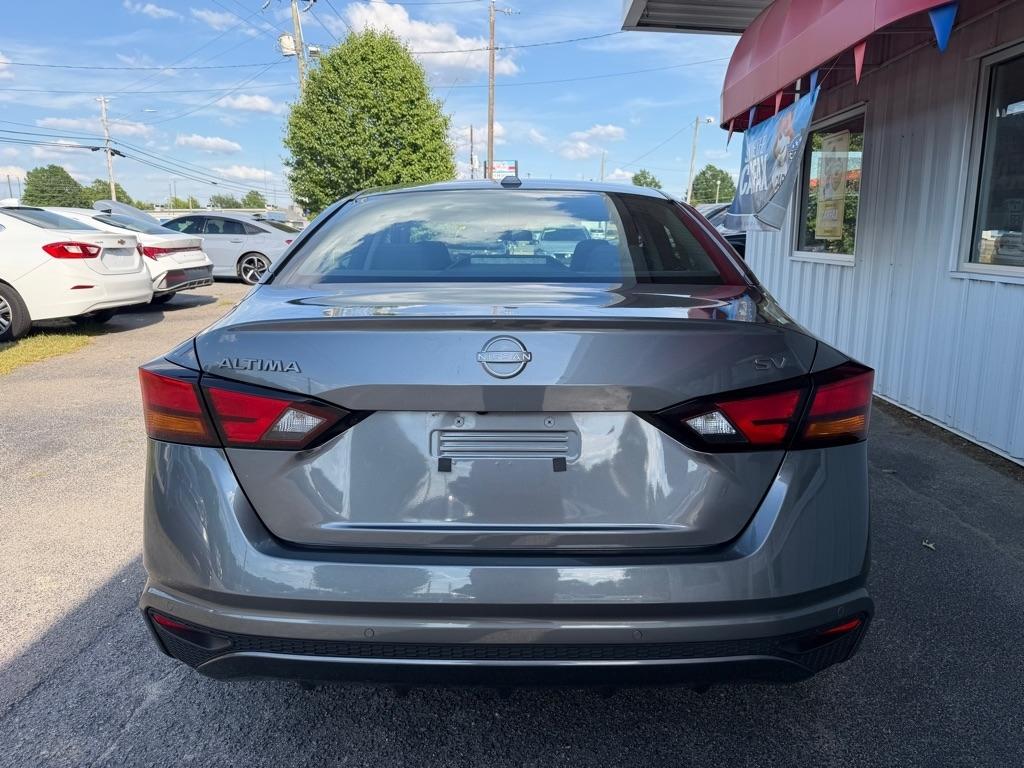 Nissan Altima  2024