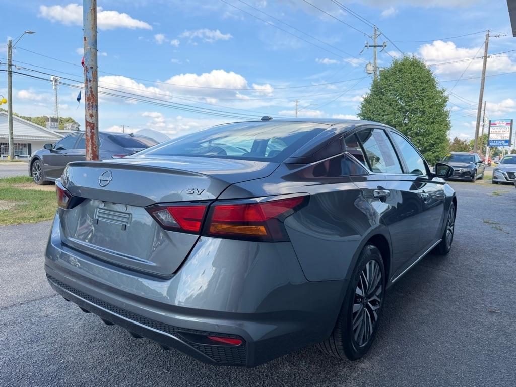Nissan Altima  2024