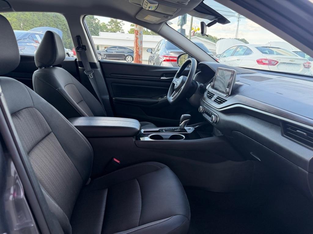 Nissan Altima  2024