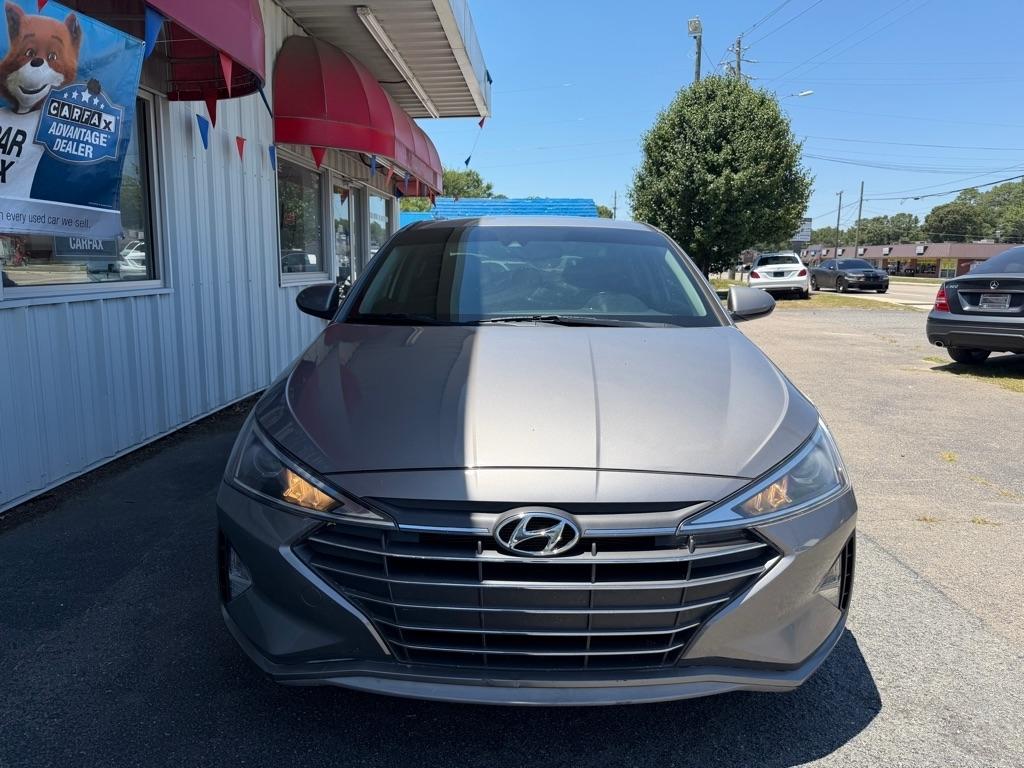 Hyundai Elantra  2020