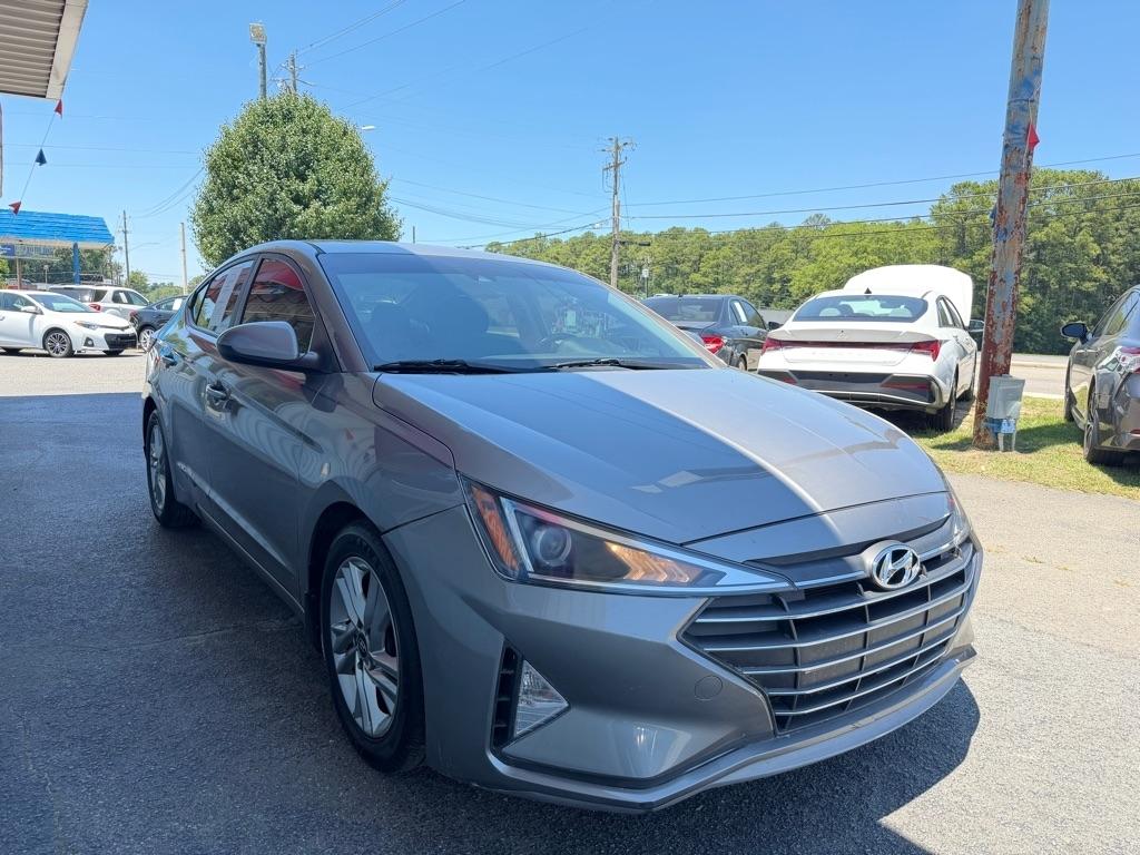 Hyundai Elantra  2020