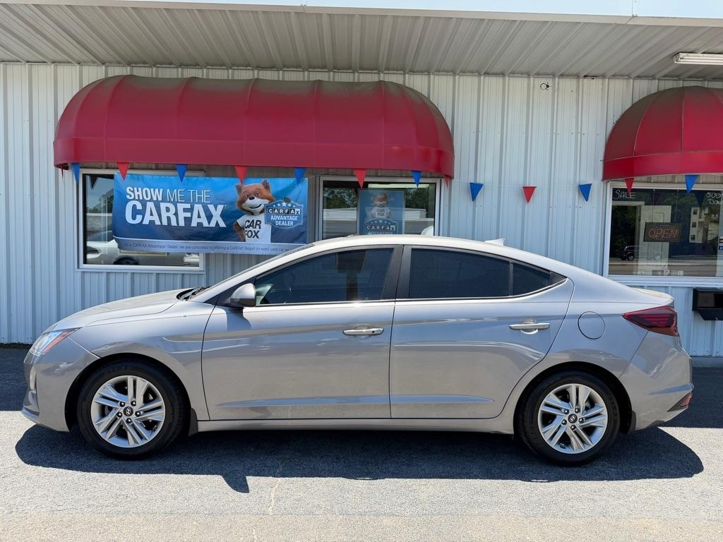 Hyundai Elantra  2020