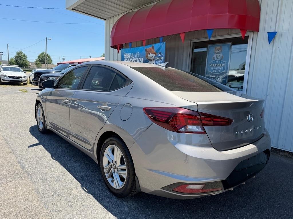 Hyundai Elantra  2020