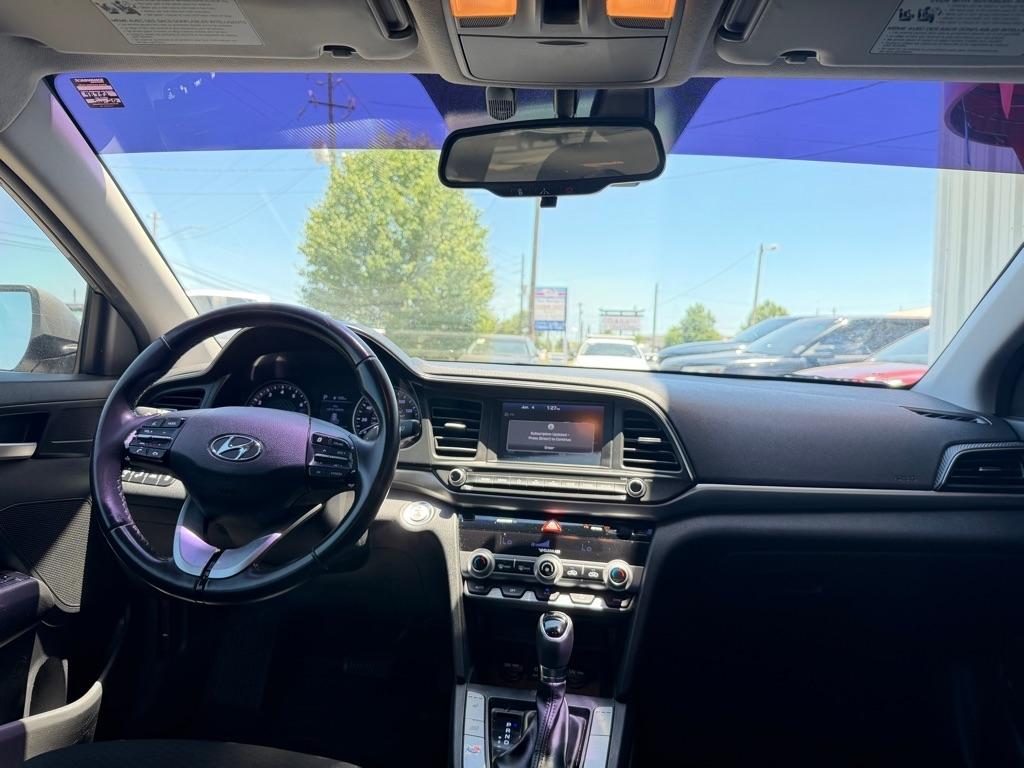 Hyundai Elantra  2020