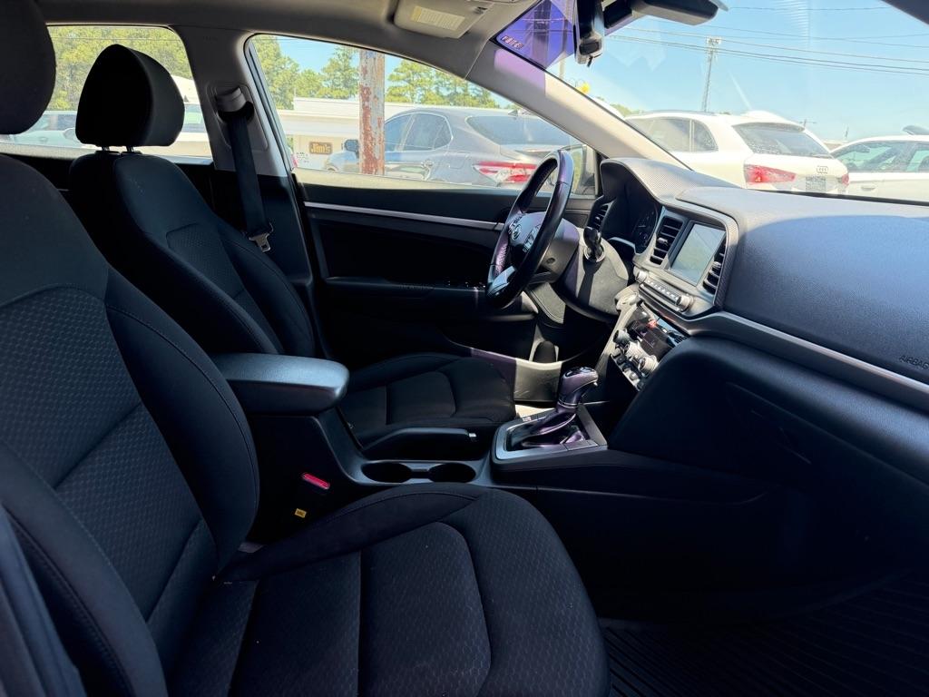 Hyundai Elantra  2020