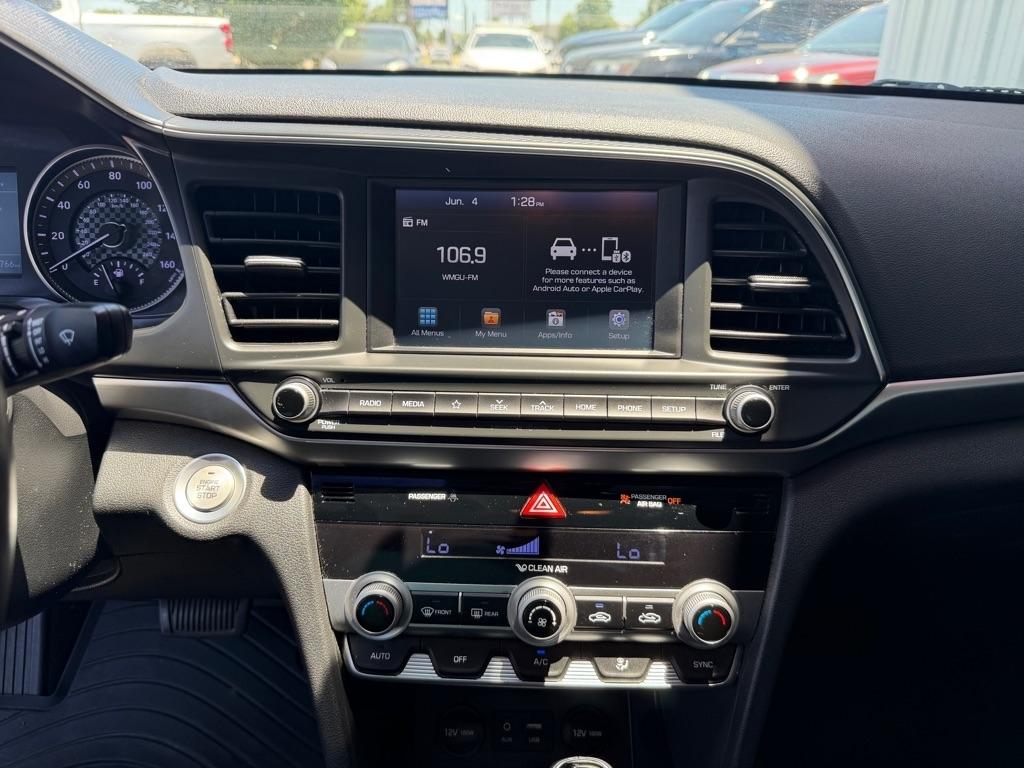 Hyundai Elantra  2020