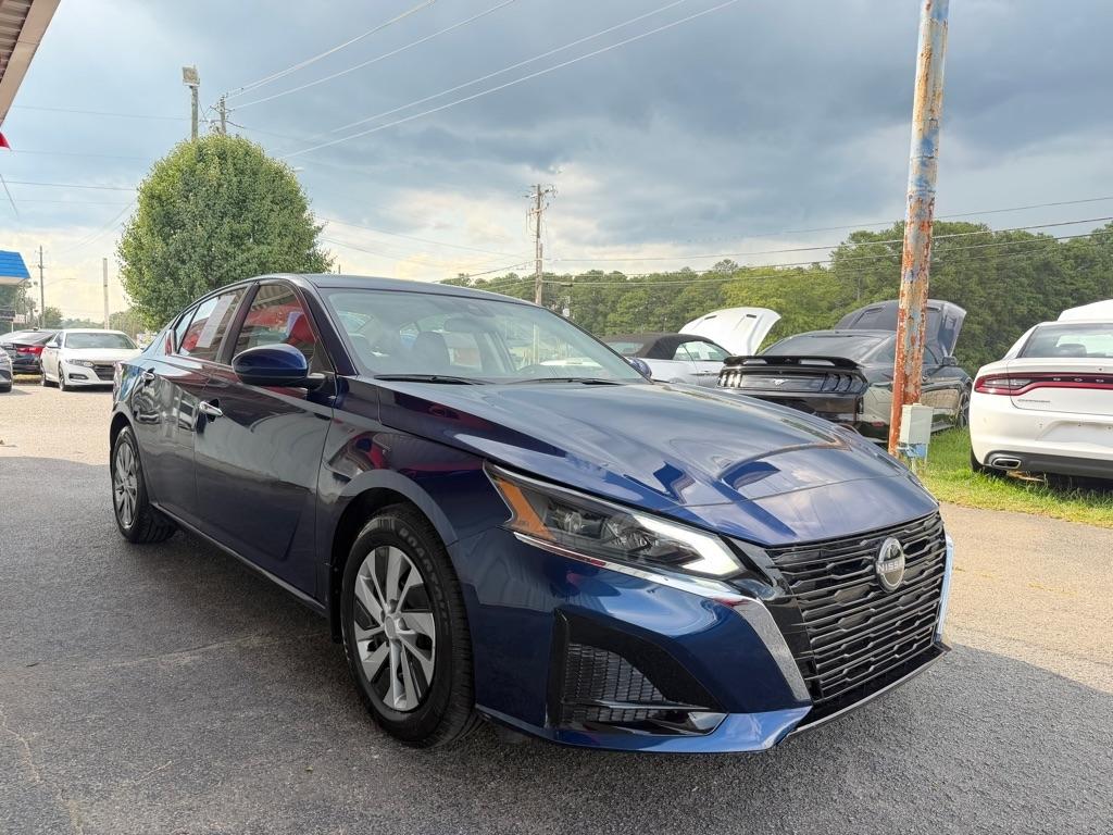 Nissan Altima  2023
