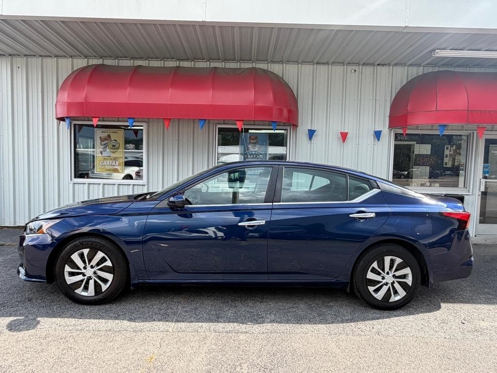 Nissan Altima  2023