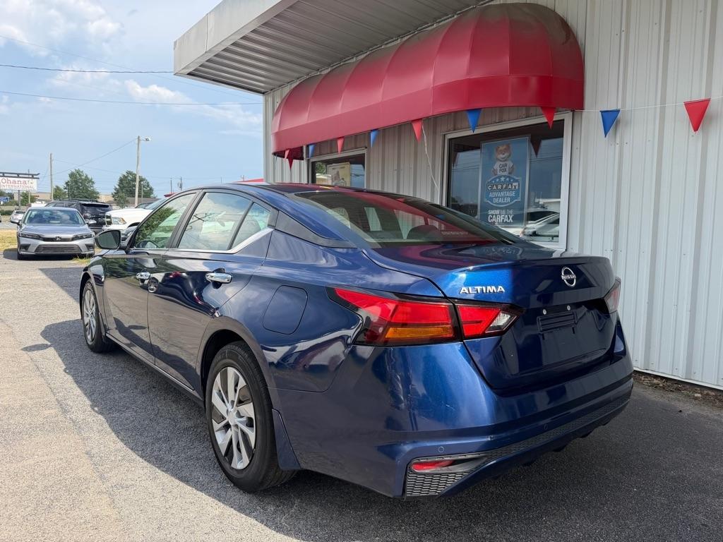 Nissan Altima  2023