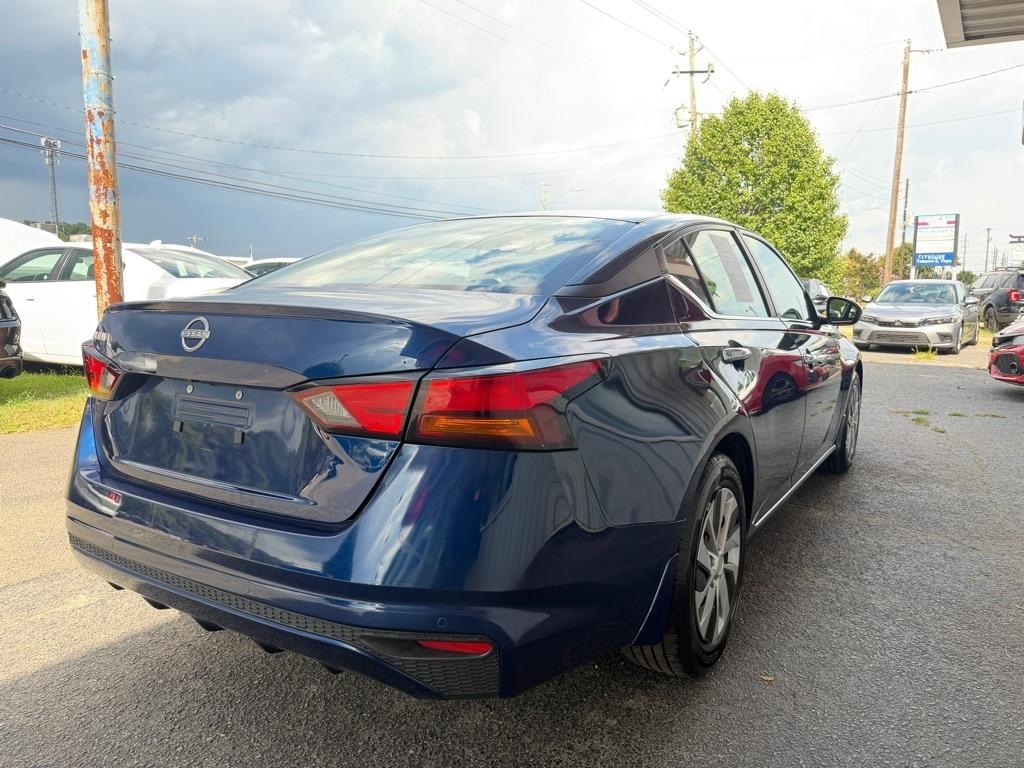 Nissan Altima  2023