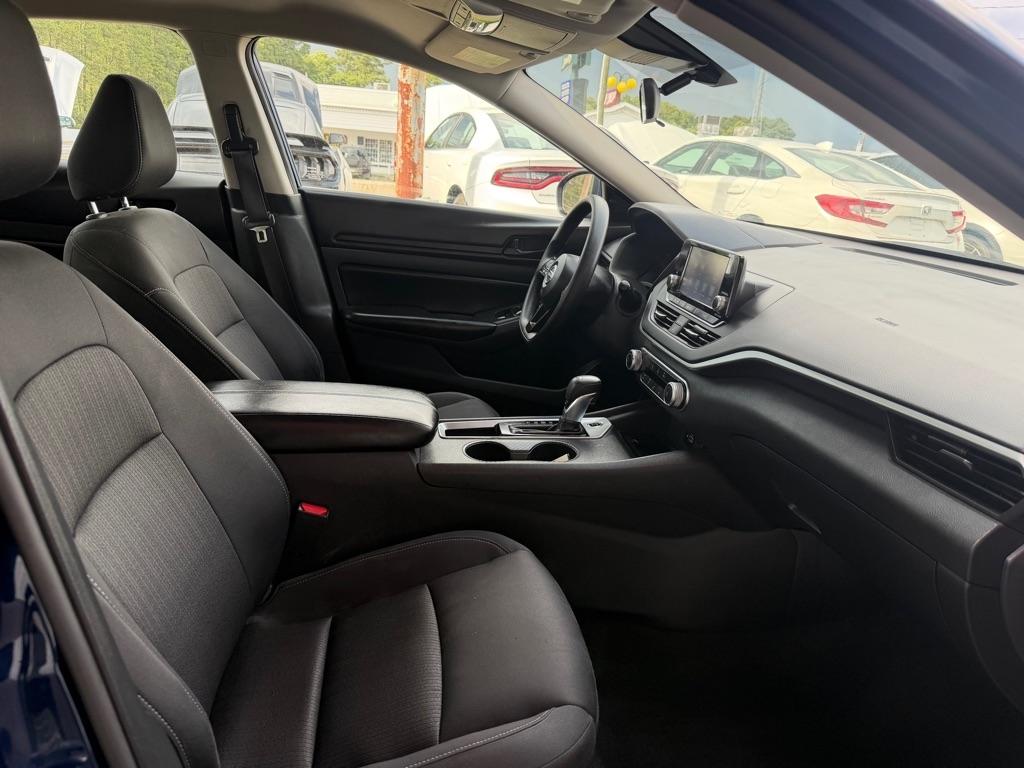 Nissan Altima  2023