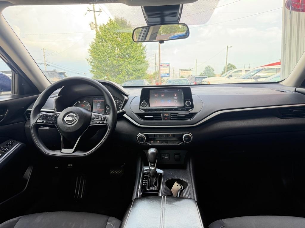 Nissan Altima  2023