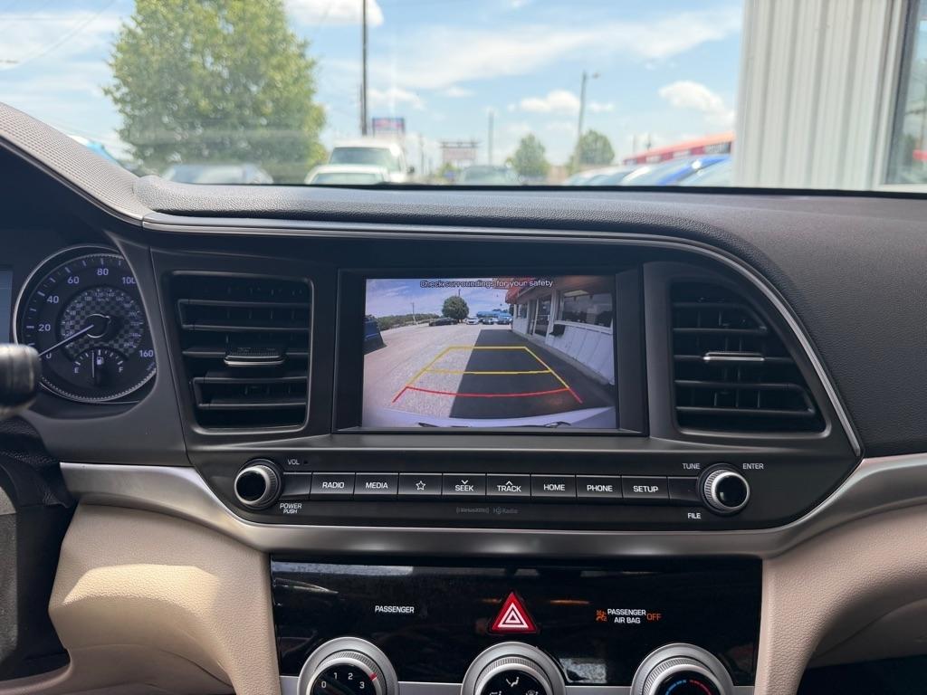 Hyundai Elantra  2019