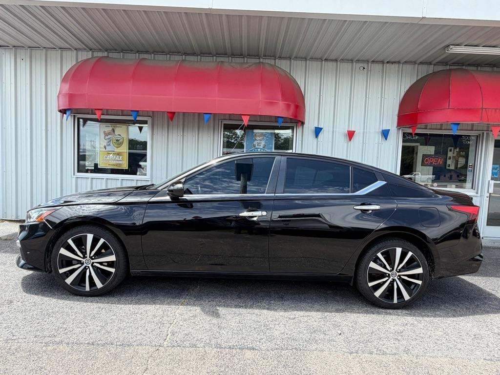 Nissan Altima  2021