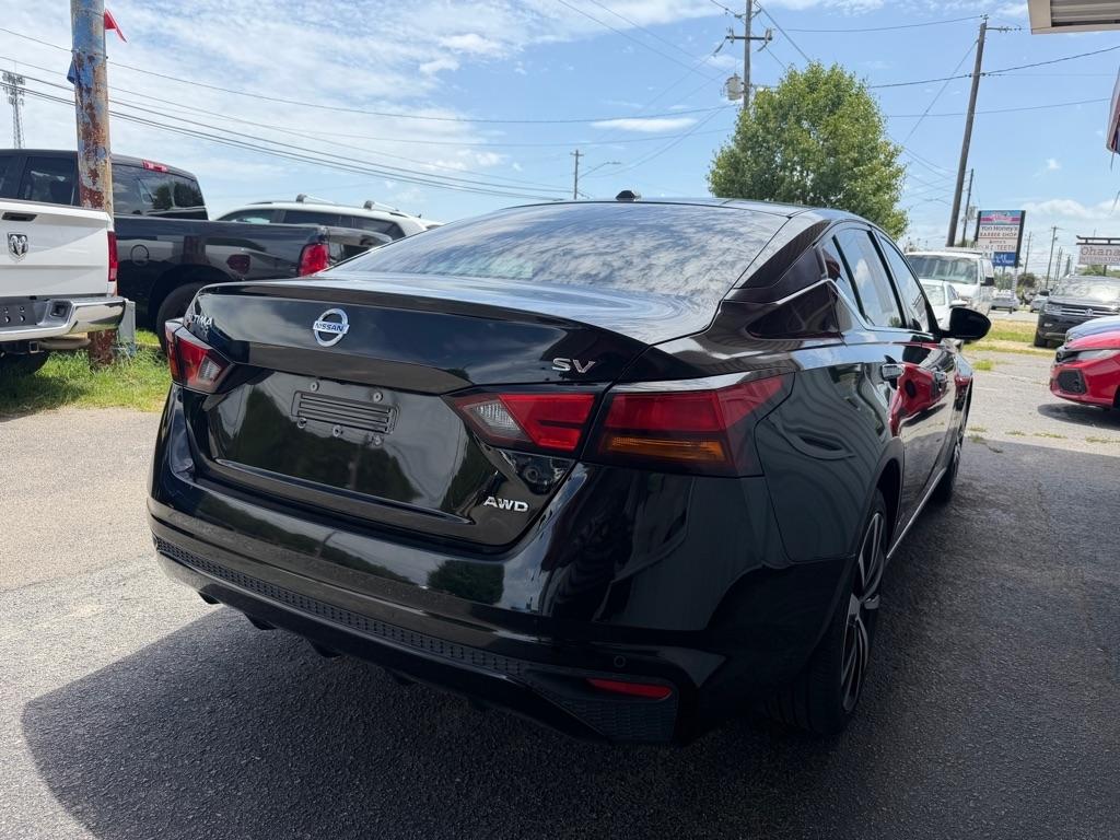 Nissan Altima  2021
