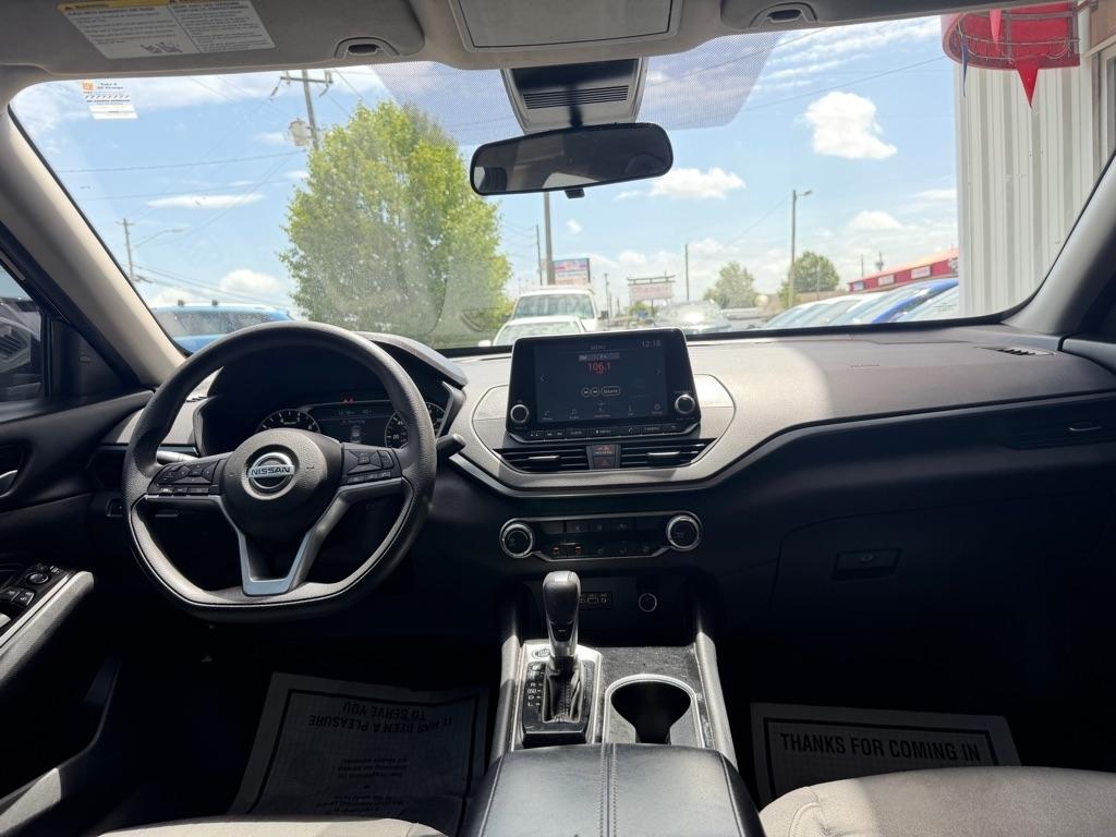 Nissan Altima  2021