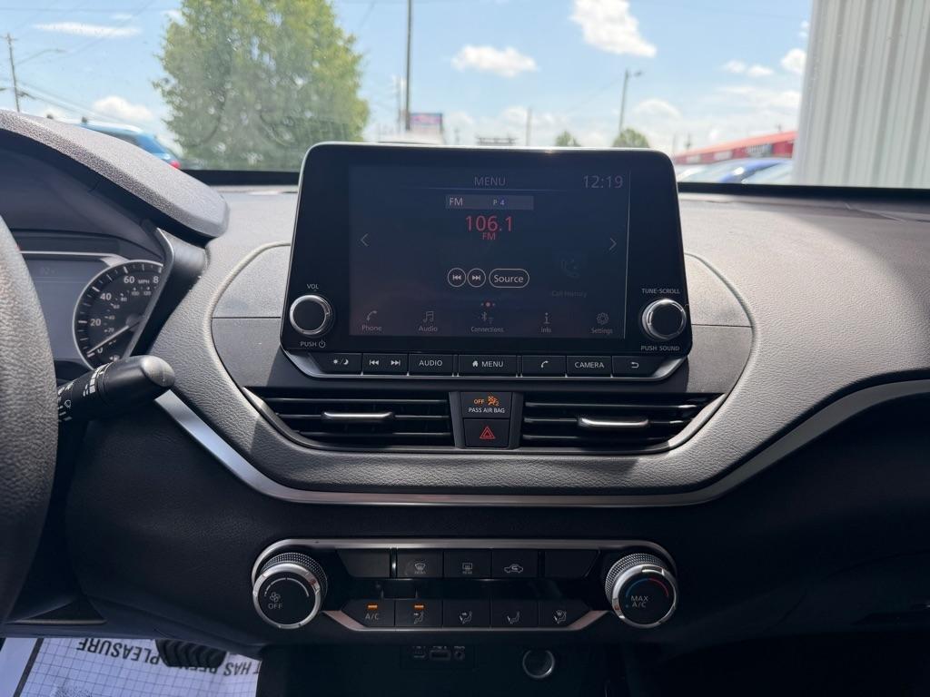 Nissan Altima  2021