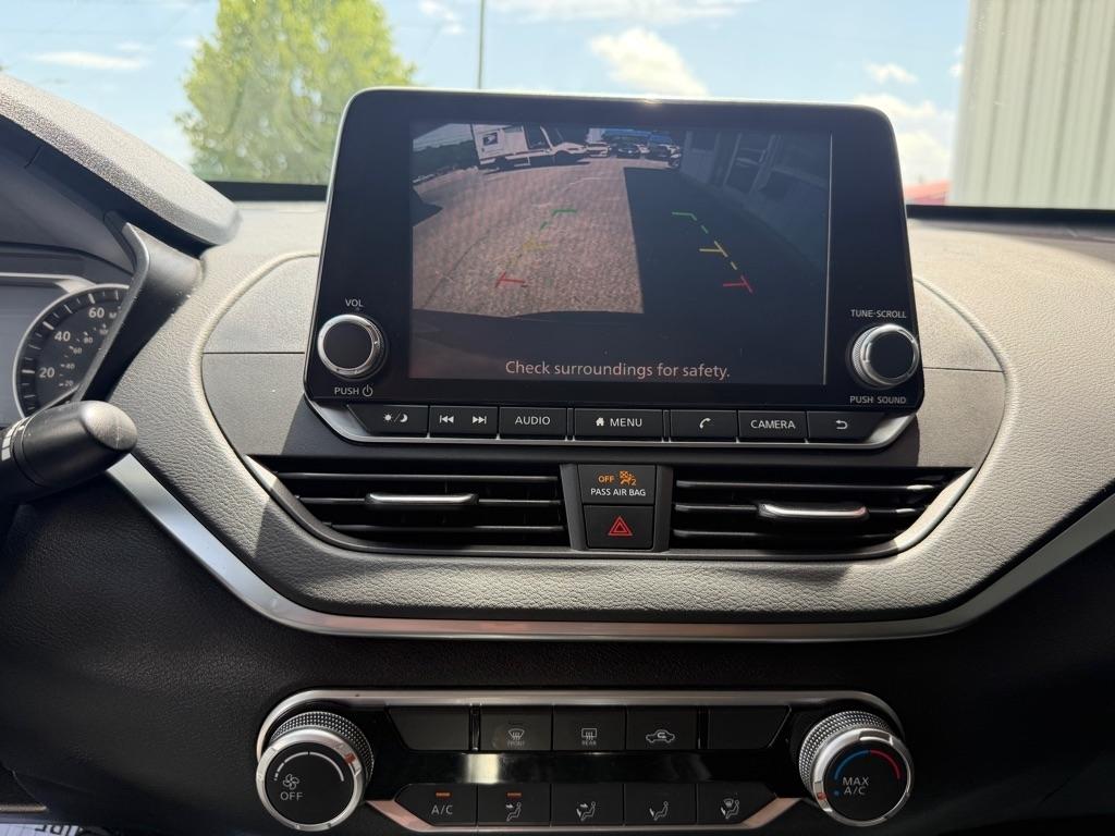 Nissan Altima  2021