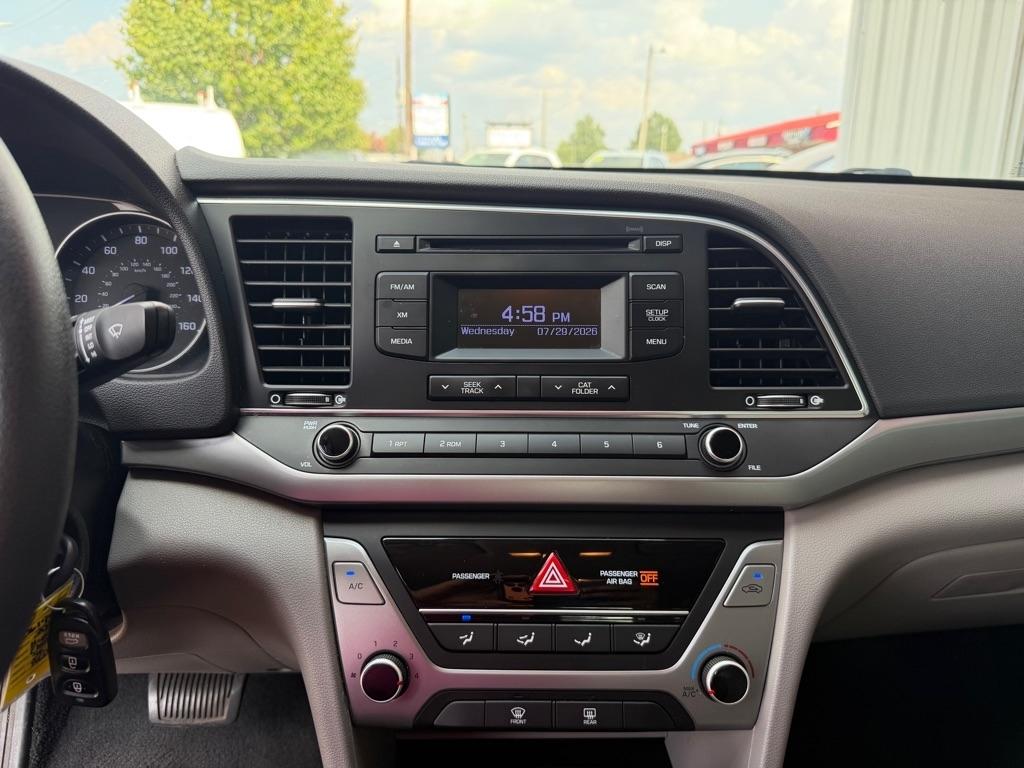 Hyundai Elantra  2017