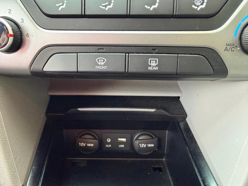 Hyundai Elantra  2017