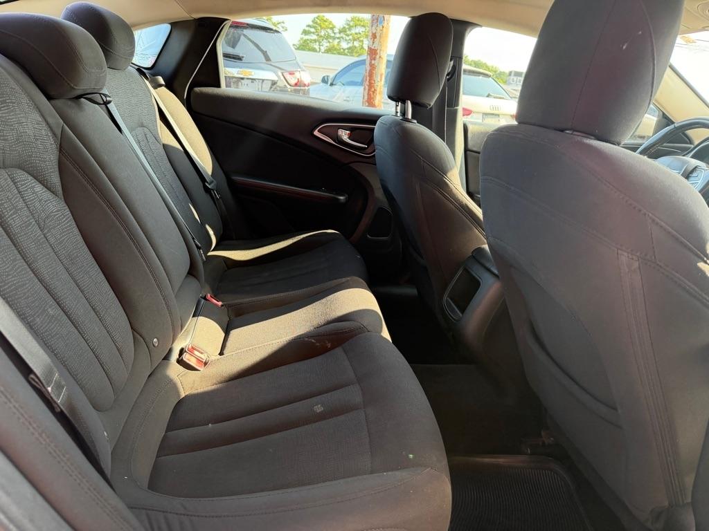 Chrysler 200  2015