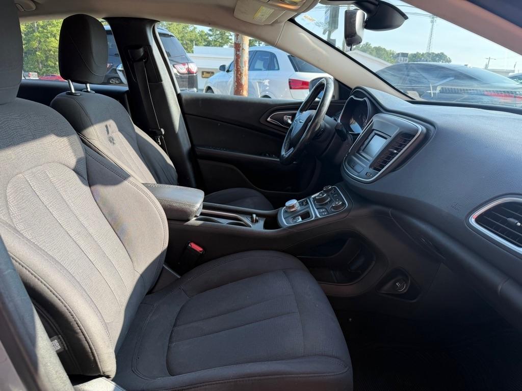 Chrysler 200  2015