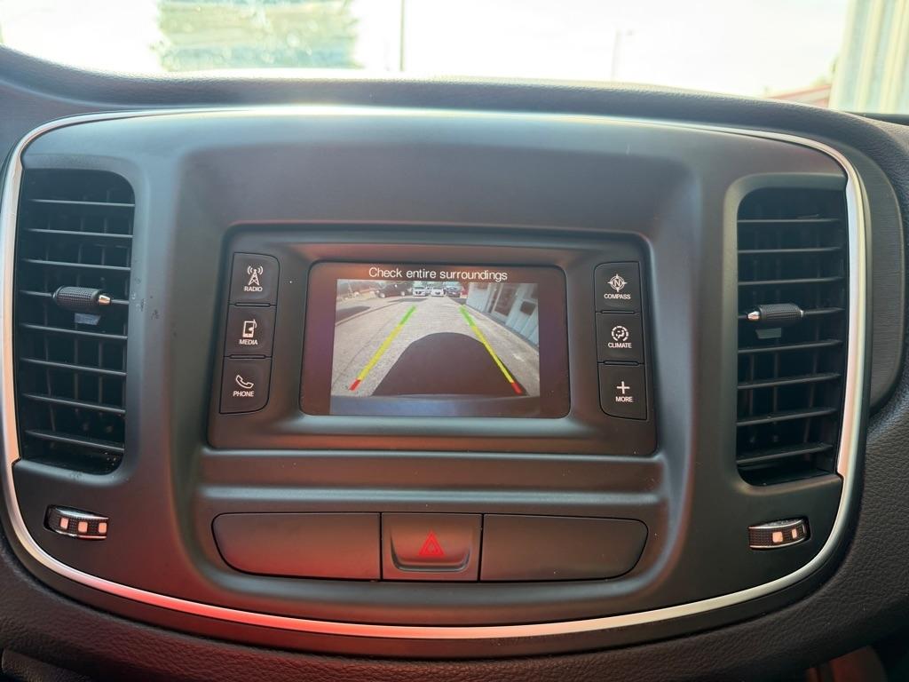 Chrysler 200  2015