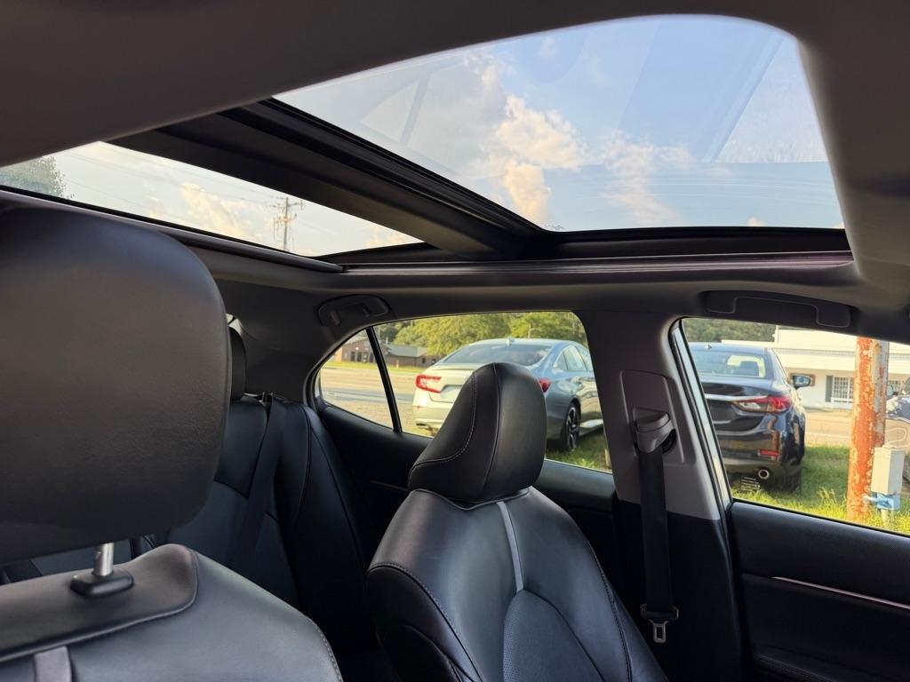 Toyota Camry  2023