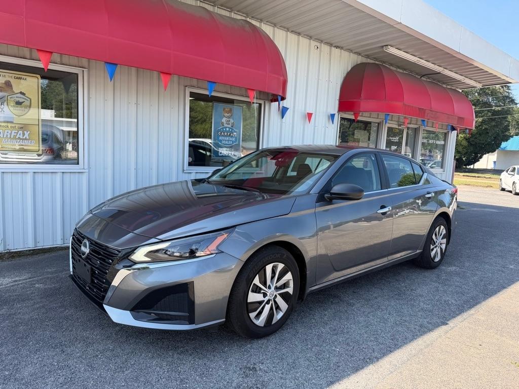 Nissan Altima  2025