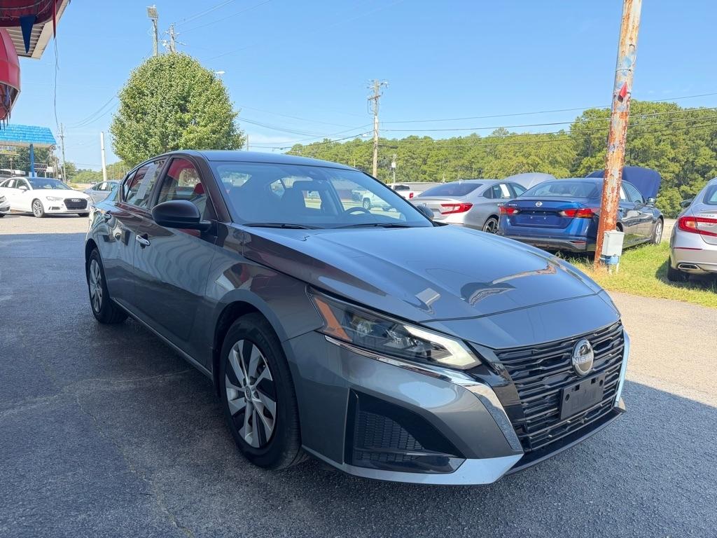 Nissan Altima  2025