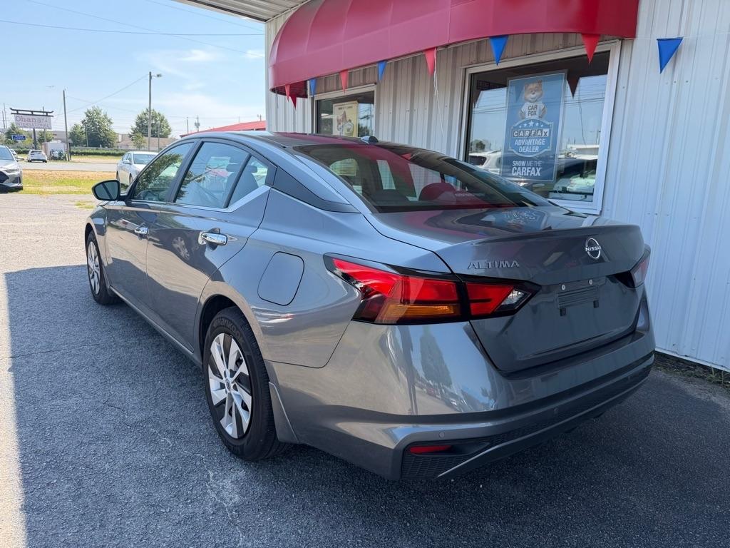 Nissan Altima  2025