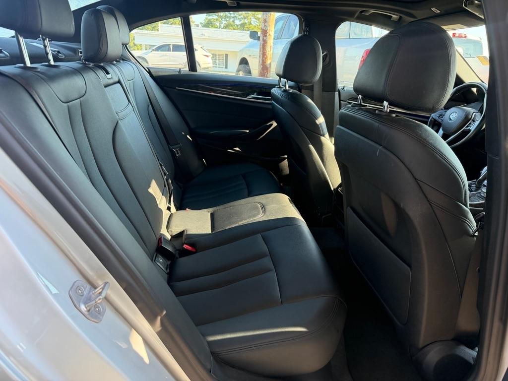 BMW 5-Series  2019