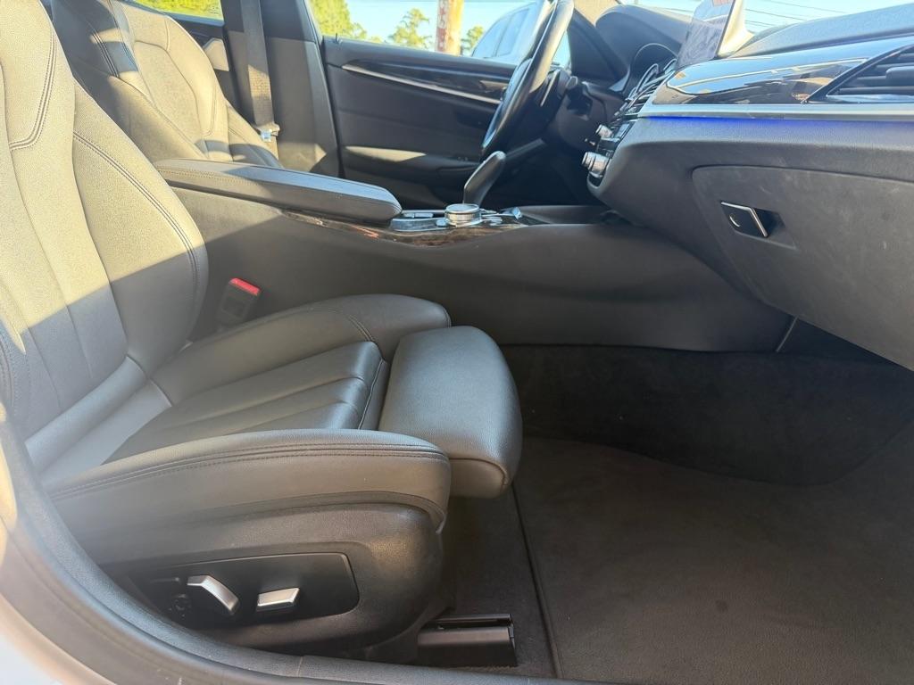 BMW 5-Series  2019