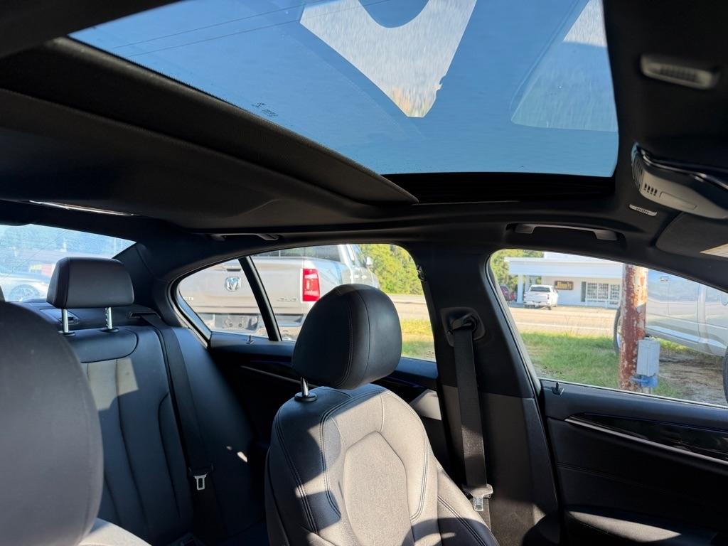 BMW 5-Series  2019