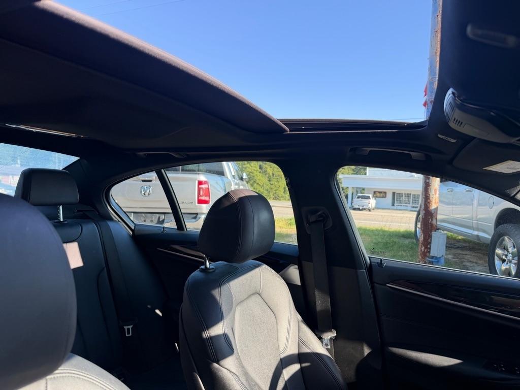 BMW 5-Series  2019