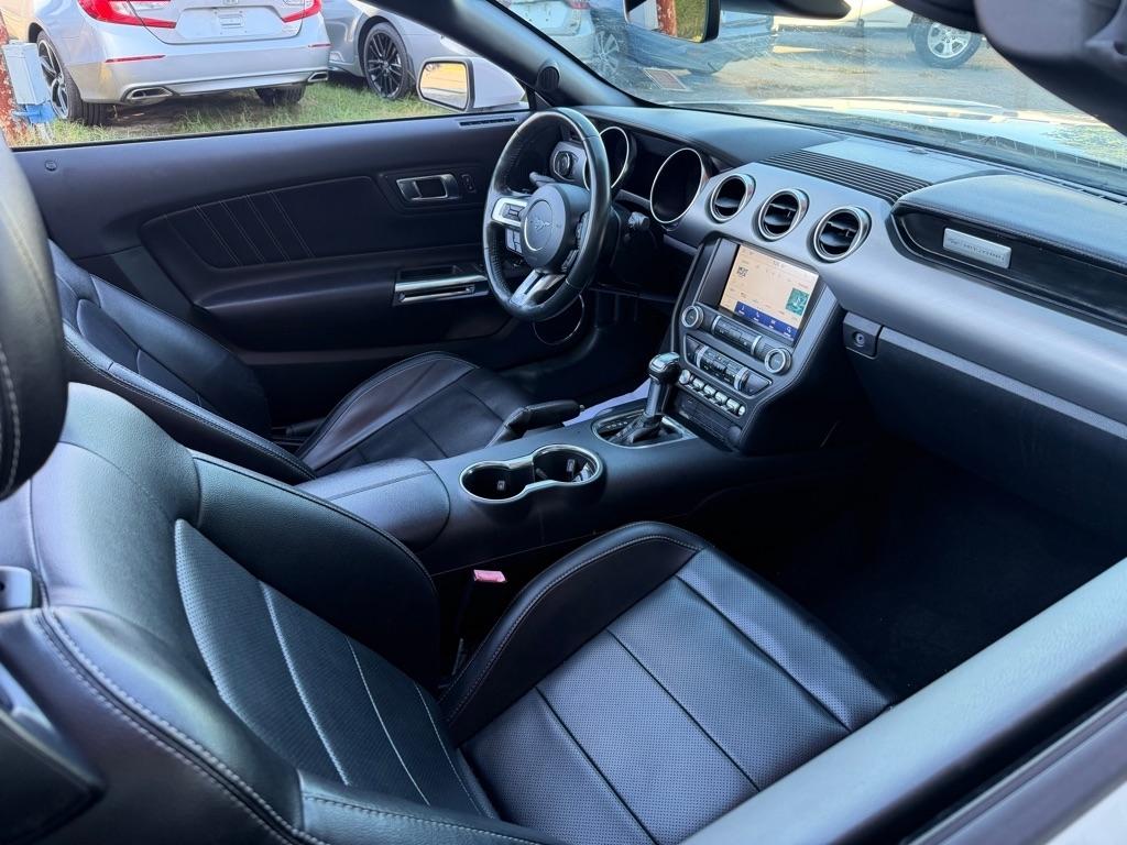 Ford Mustang  2021