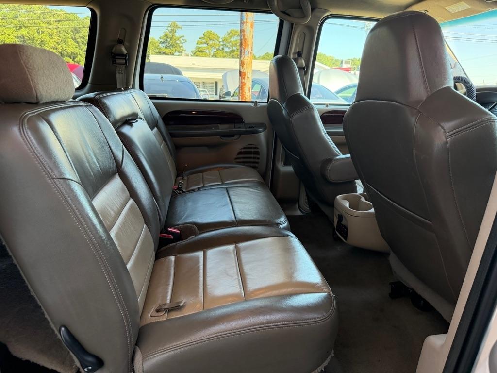Ford Excursion  2004
