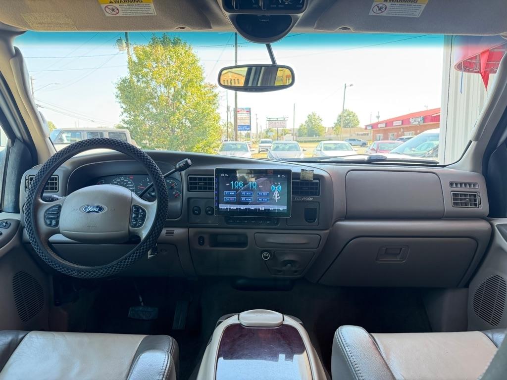 Ford Excursion  2004